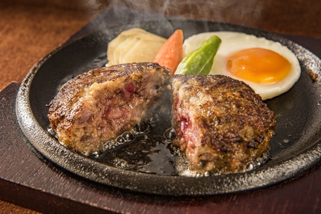 焼き上がったハンバーグのイメージ
