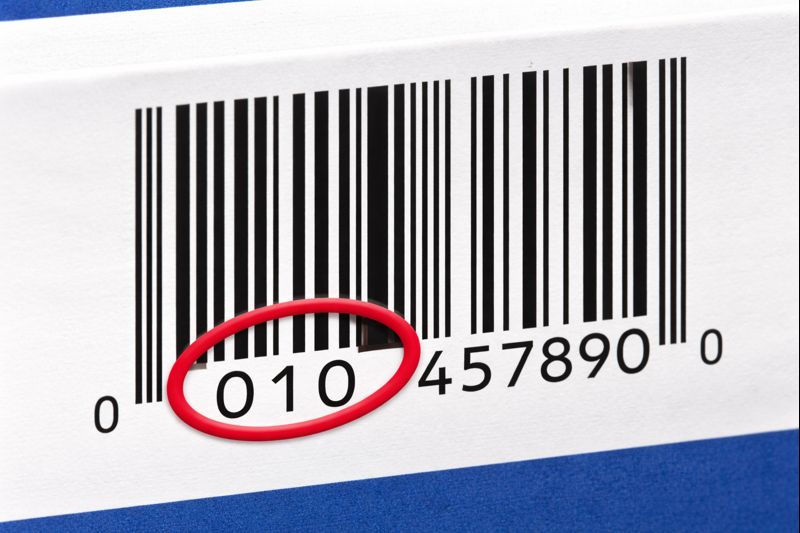 バーコードの先頭三桁（010）を赤丸で囲って強調しているイメージ画像（無料素材）
